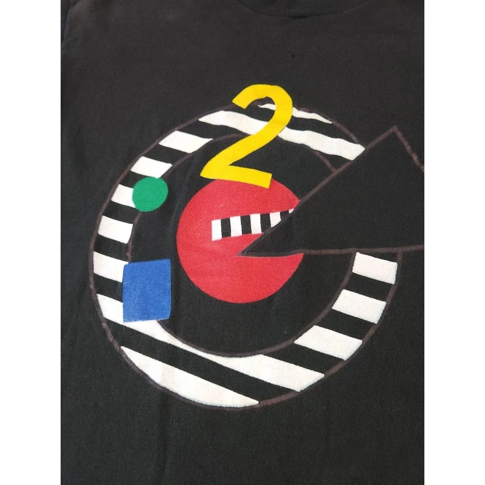 Vintage Single Stitch Geometric Graphic T-shirt‎ Tupac? rapper Design Size SMALL